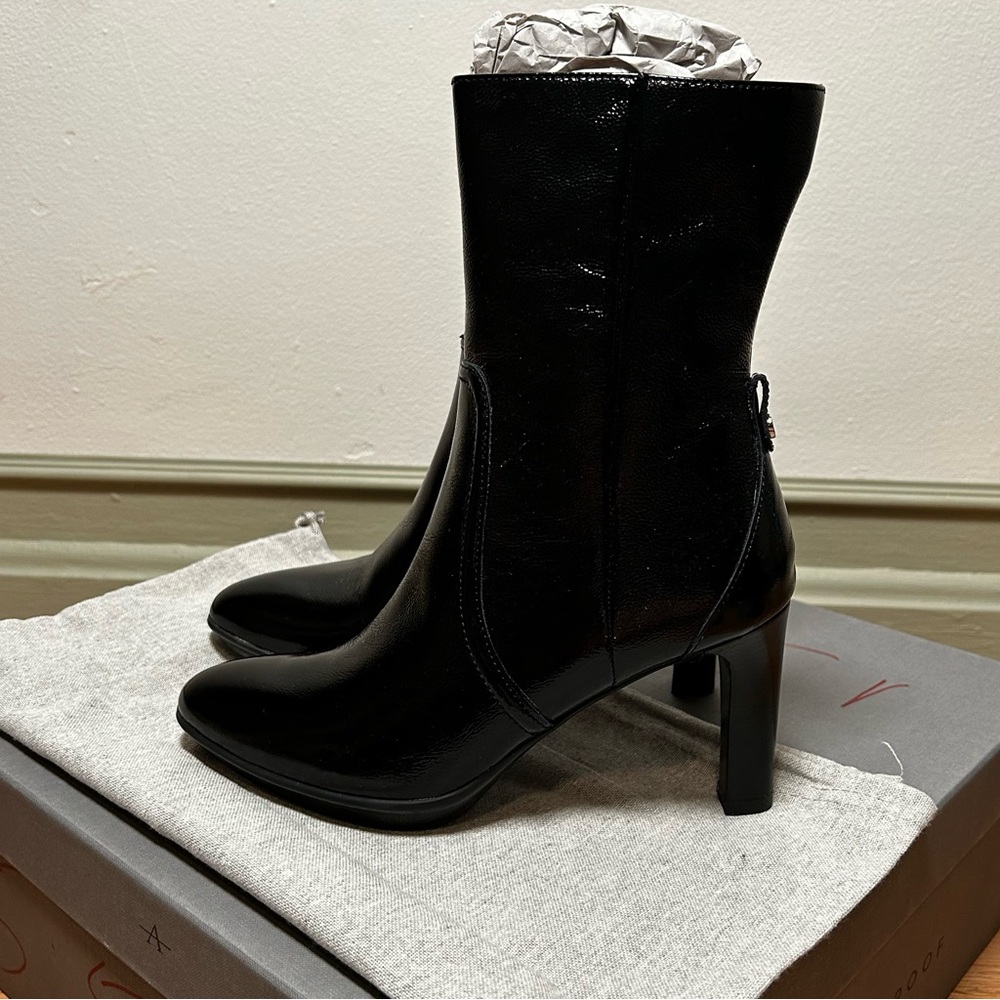 aquatalia renisa naplak black size 5.5M women’s heeled booties‎ shiny